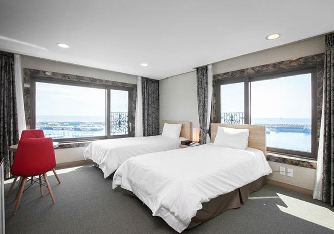 סאוגוויפו Dream Jeju Hotel מראה חיצוני תמונה