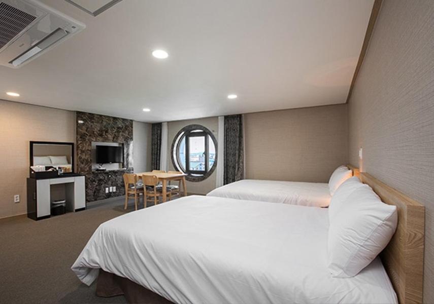 סאוגוויפו Dream Jeju Hotel מראה חיצוני תמונה